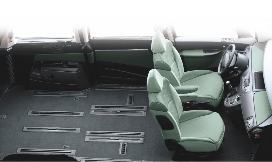  Peugeot 807 2002 года  (фото 12 из 26)